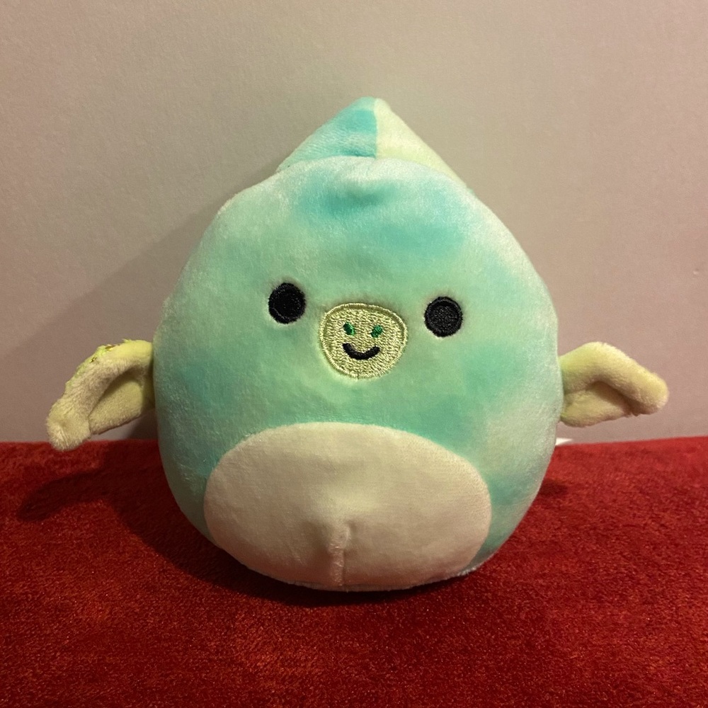 Fletcher the Pterodactyl Mystery Capsule Squishmallow